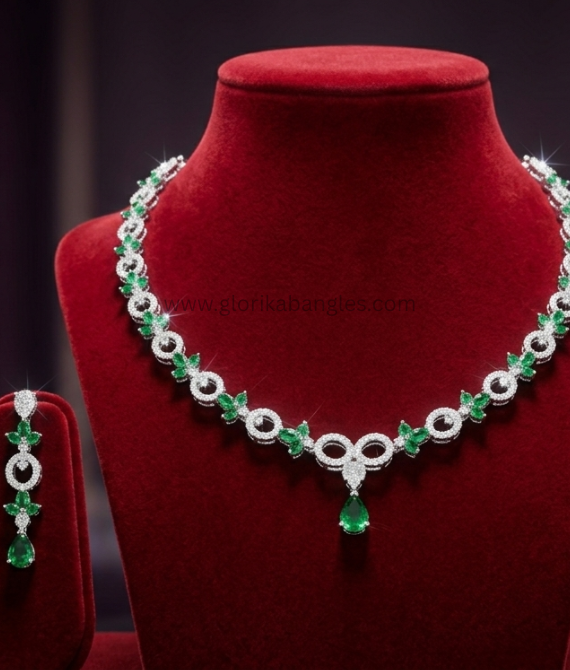 The Emerald Bloom Choker Se