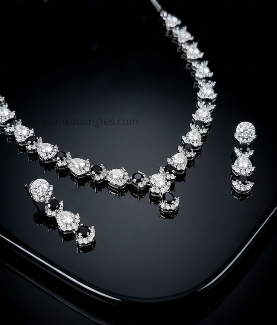  Black Diamond Bloom Necklace Set